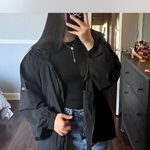 ALO Yoga Black Bomber Jacket - Lightweight Casual Layer